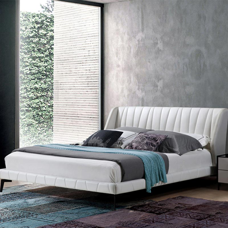 Lit moelleux écologique en bois de pin et cuir